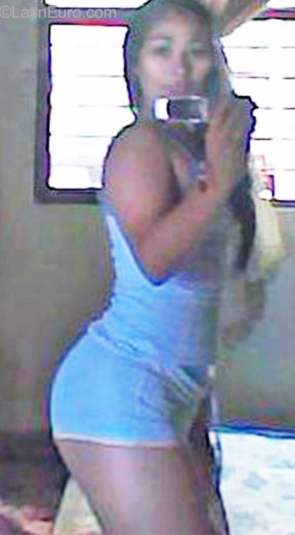Date this attractive Colombia girl Sandra from Cali CO8334