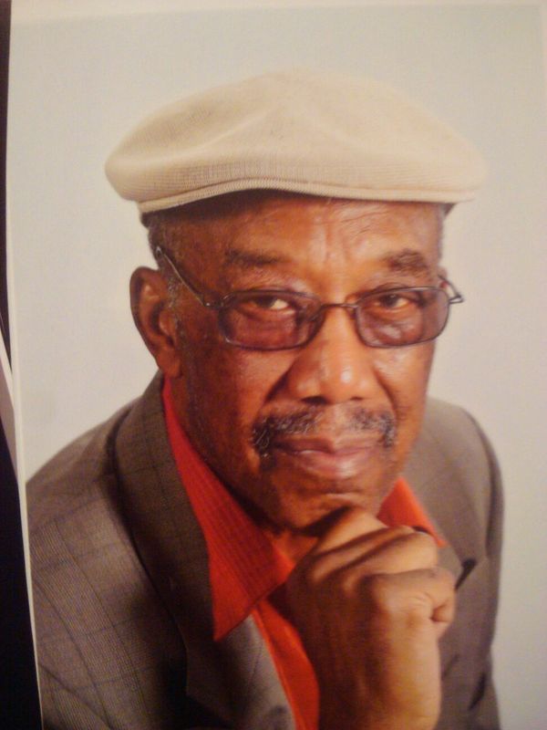 Date this young United States man Clarencegary from Fredericksburg US11546