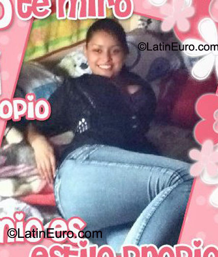 Date this nice looking Honduras girl Yanay from Rivera Hernandes HN448