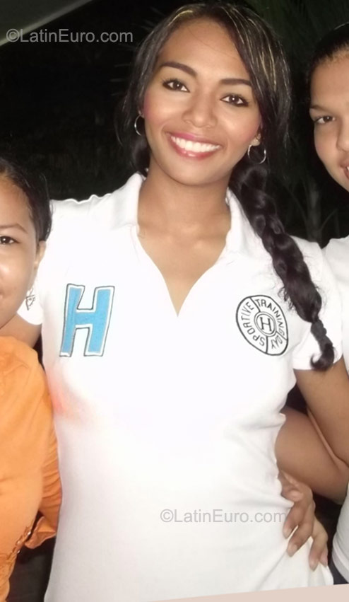 Date this exotic Colombia girl Karina from Barranquilla CO8263