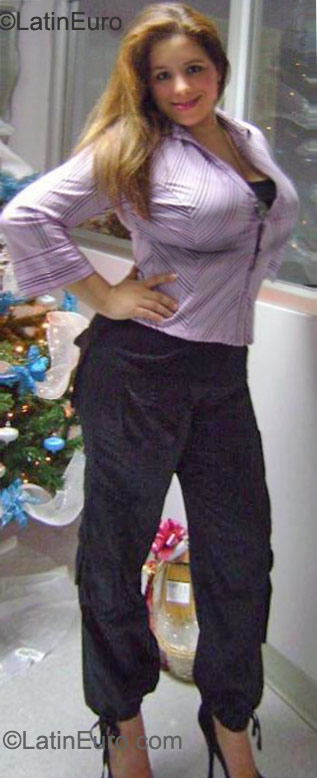 Date this foxy Panama girl Ileana from Panama PA169