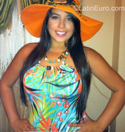 Date this beautiful Colombia girl Saragu_23 from Medellin CO8268