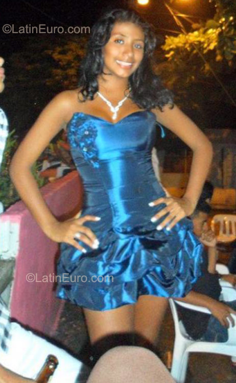 Date this sultry Colombia girl Karen from Cartagena CO8275