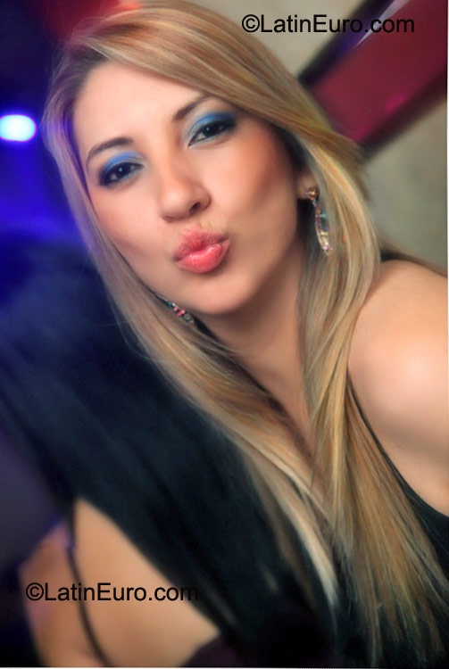 Date this charming Brazil girl Carol from Itu BR6103