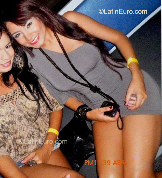 Date this good-looking Colombia girl Vanessa from Cartagena CO8281