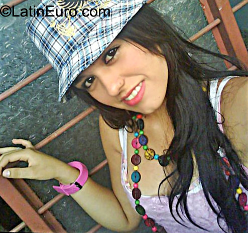 Date this athletic Colombia girl Jenny from Tulua CO8304