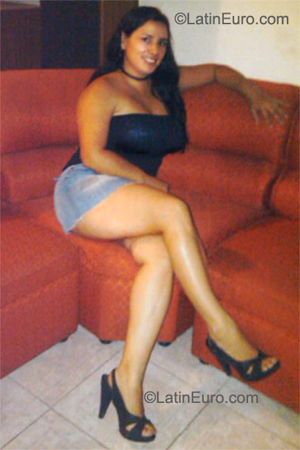 Date this hot Colombia girl Beatriz from Cali CO8310