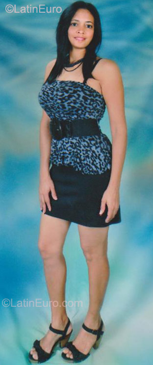 Date this athletic Dominican Republic girl Jhohanny from Santo Domingo DO9633