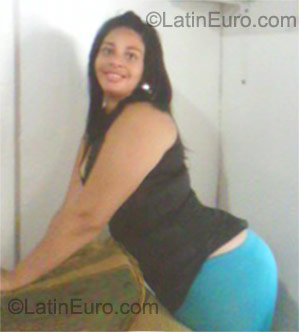 Date this pretty Dominican Republic girl Yunny from La Romana DO9634