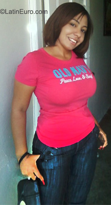 Date this tall Dominican Republic girl Leonela from Bani DO9646