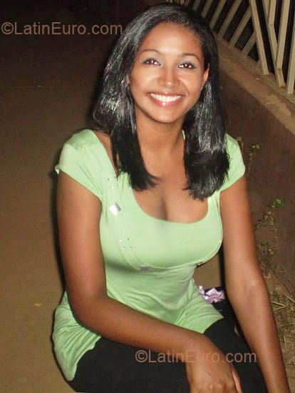 Date this stunning Brazil girl Cristiane from Sao Paulo BR6108