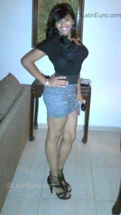 Date this exotic Dominican Republic girl Melissa14 from Santo Domingo DO9674