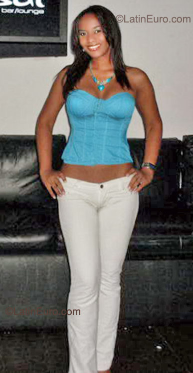 Date this funny Dominican Republic girl Yadira from Santo Domingo DO16181