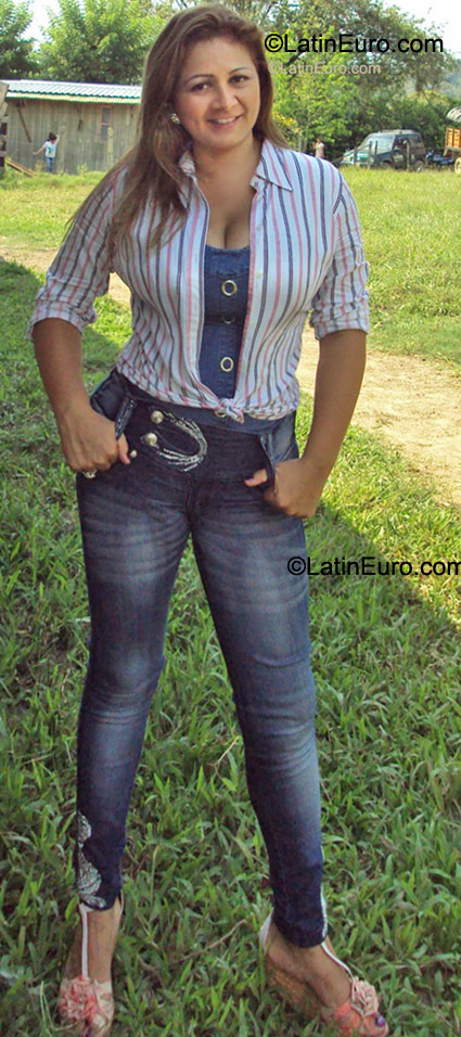 Date this delightful Colombia girl Luz from Medellin CO8398