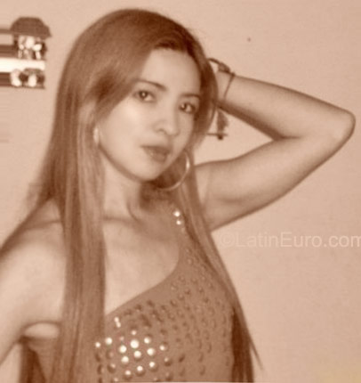 Date this beautiful Colombia girl Diana from Santa Rosa De Cabal CO8423