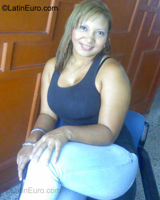 Date this sultry Colombia girl Andrea from Medellin CO8469