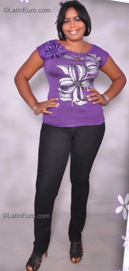 Date this sultry Dominican Republic girl Beatriz from Santo Domingo DO9774