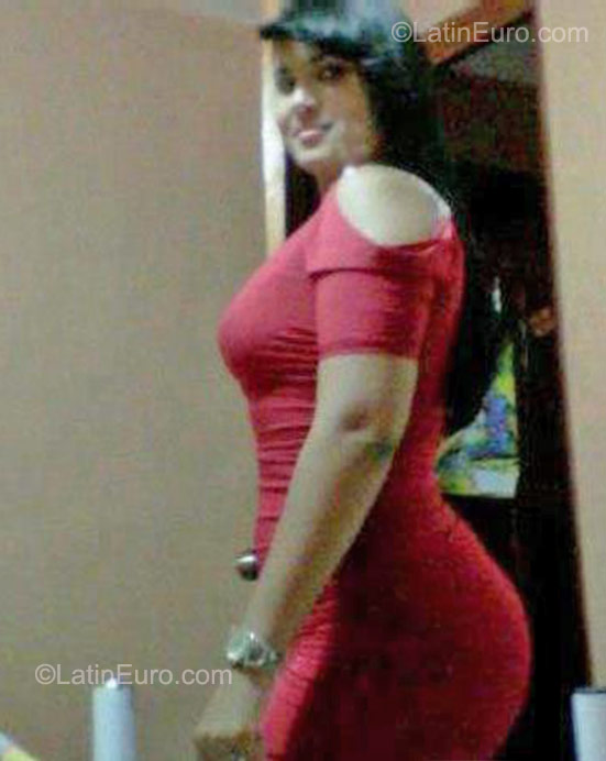 Date this good-looking Dominican Republic girl Adriana from Santo Domingo DO9792