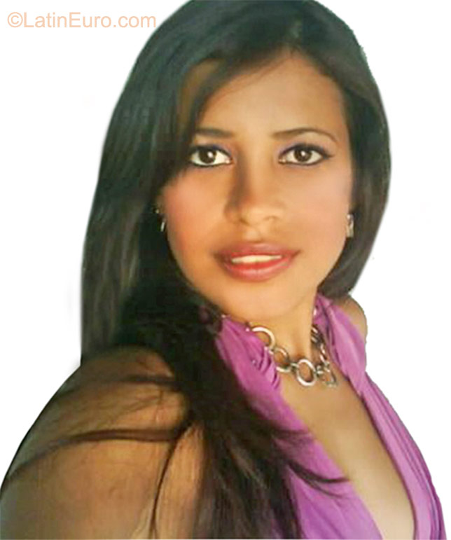 Date this sultry Colombia girl Maria Angelica from Bucaramanga CO8525