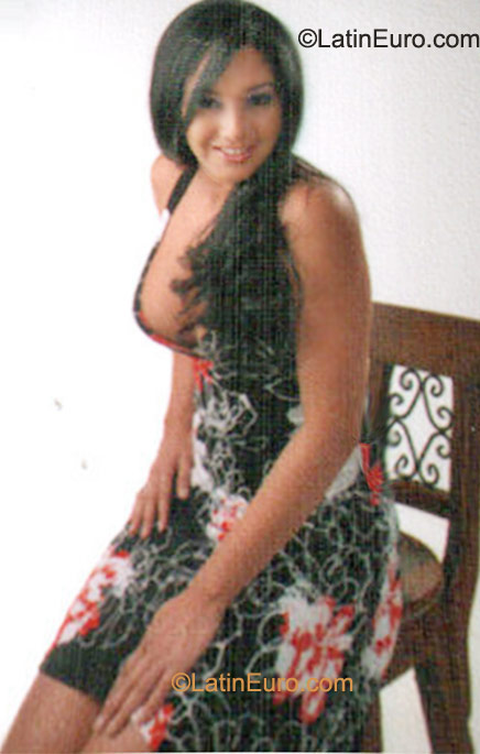 Date this delightful Colombia girl Dmeneses from Cali CO8563