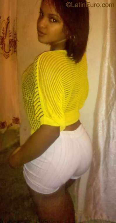 Date this young Dominican Republic girl Dania from Santiago DO9825