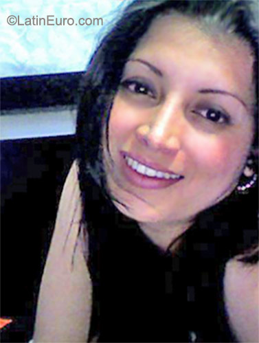 Date this attractive Colombia girl Giselle736 from Bogota CO8591
