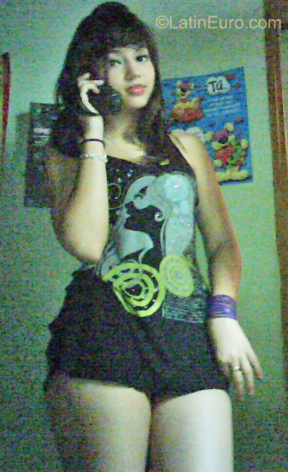 Date this attractive Colombia girl Marcela from Medellin CO21806