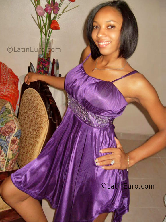 Date this athletic Dominican Republic girl Yinet espinal from Santo Domingo DO9868