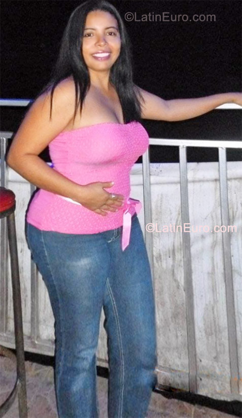 Date this foxy Panama girl Yennisel from Panama City PA196