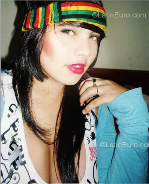 Date this young Colombia girl Estefania from Medellin CO8679