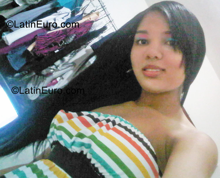 Date this sultry Dominican Republic girl Cristal from Santo Domingo DO9903