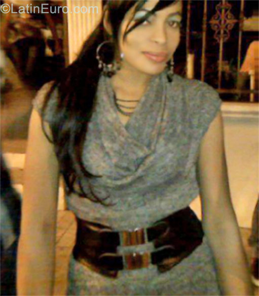 Date this passionate Dominican Republic girl Yossy from San Juan DO11716