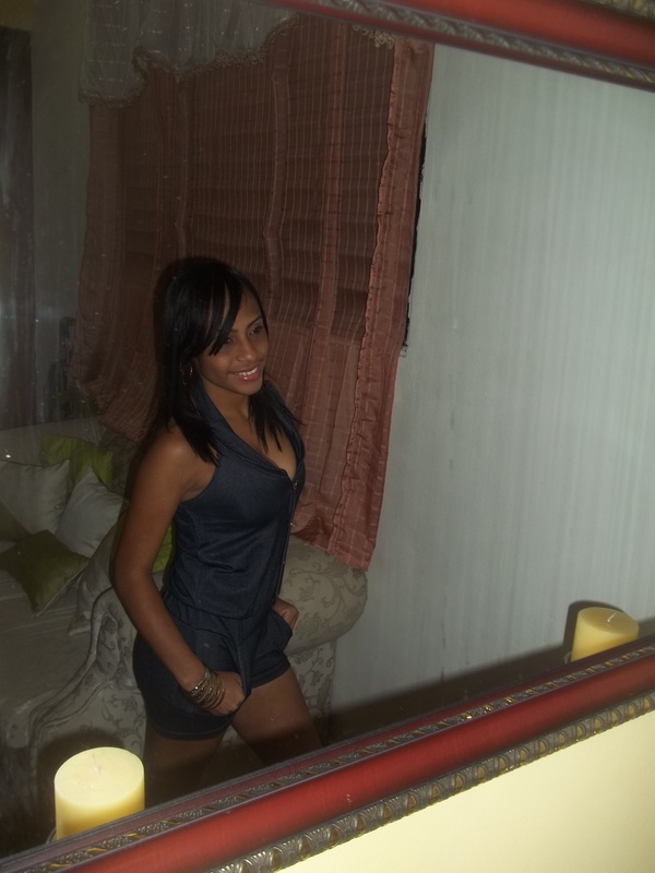 Date this stunning Dominican Republic girl Ameliaguzman16 from Santiago De Los Caballeros DO9908
