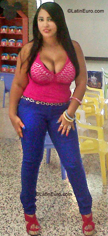 Date this hard body Dominican Republic girl Johanny from Santo Domingo DO9912
