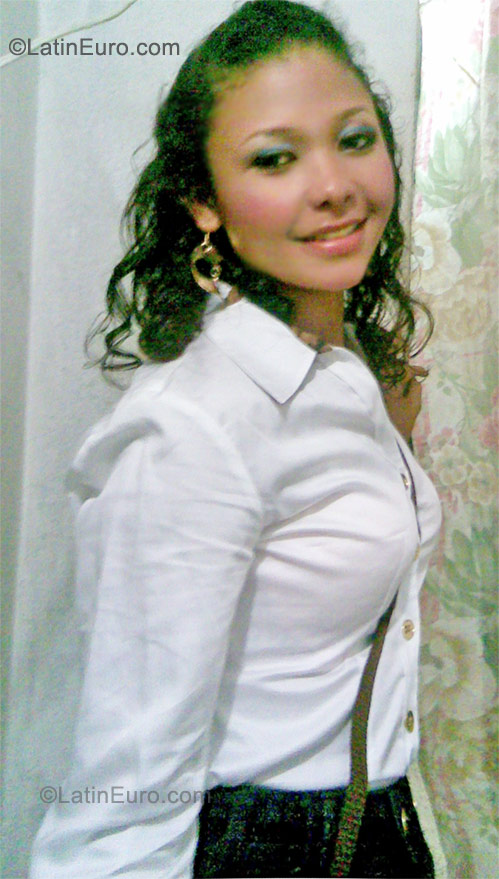 Date this cute Dominican Republic girl Kathe from Santo Domingo DO10881