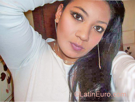 Date this delightful Colombia girl Diana from Bogota CO11229