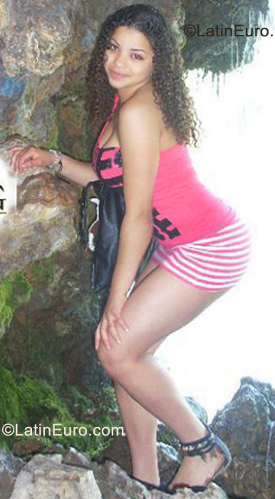 Date this young Dominican Republic girl Cielo18 from La Vega DO9936