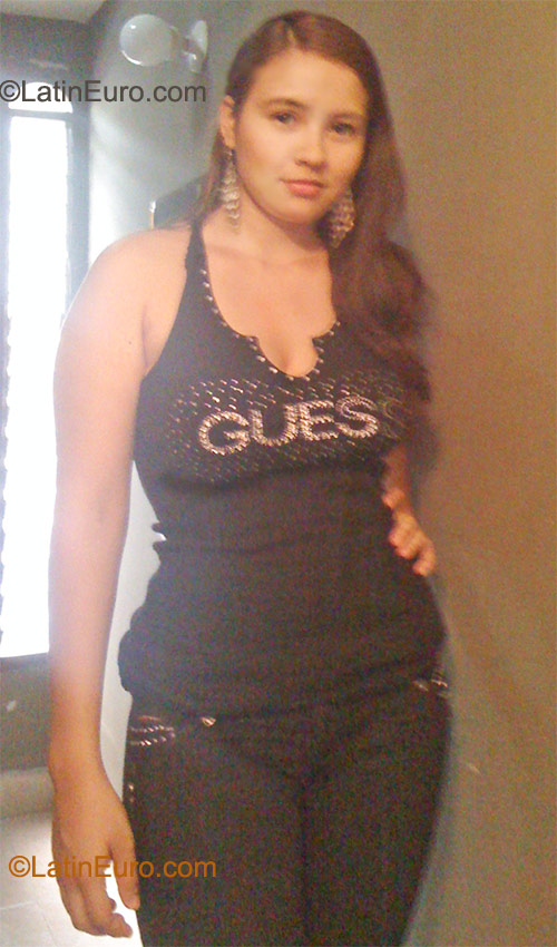 Date this cute Colombia girl Maria Fernanda from Tulua CO8726