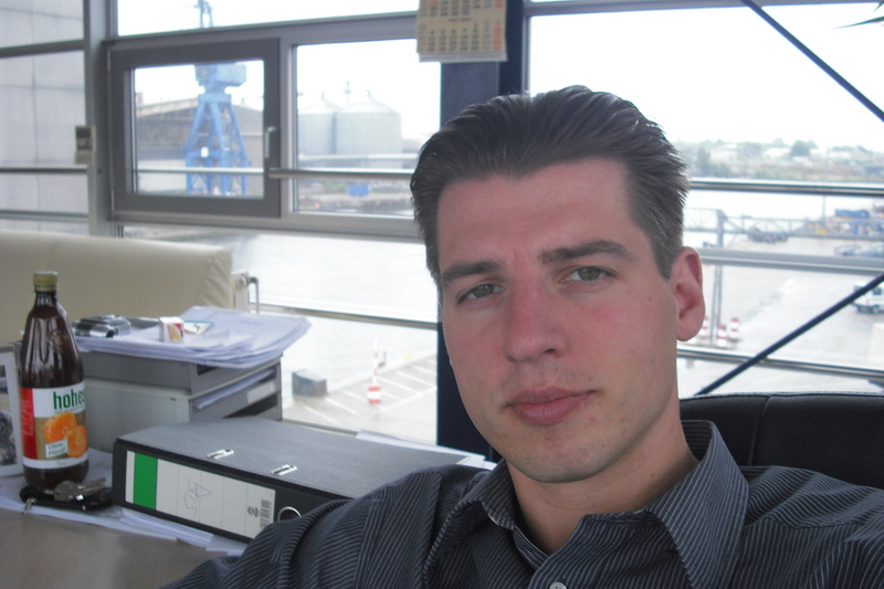 Date this tall Germany man Awuab from Hamburg DE272