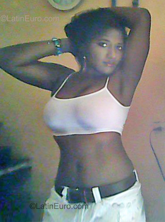 Date this lovely Colombia girl Ingrid from Cartagena CO8774