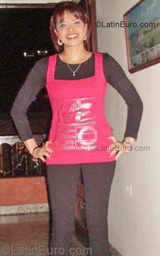 Date this charming Colombia girl Lina from Medellin CO8833