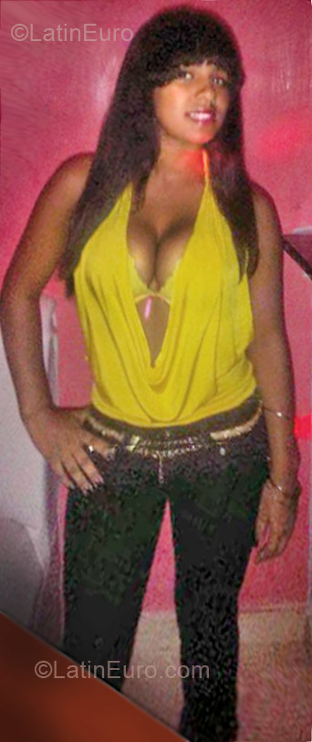 Date this hot Dominican Republic girl Yennifer from Santo Domingo DO10110
