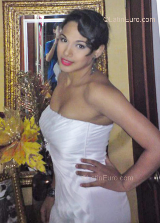 Date this beautiful Colombia girl Didy from Barranquilla CO8847