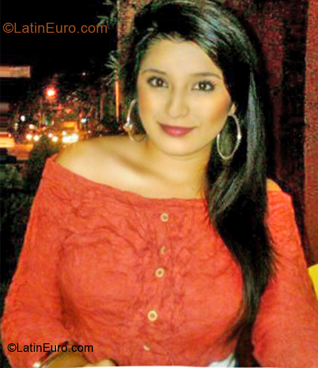 Date this cute Colombia girl Gabriela from Bucaramanga CO8859