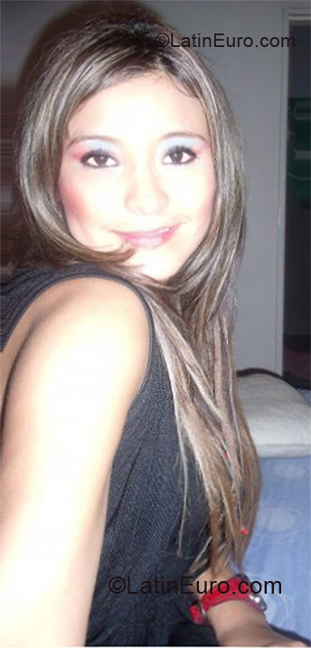 Date this cute Colombia girl Andrea Julieth from Medellin CO8897