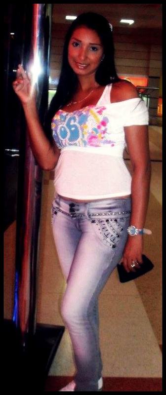 Date this sensual Colombia girl Shiremary from Barranquilla CO8926