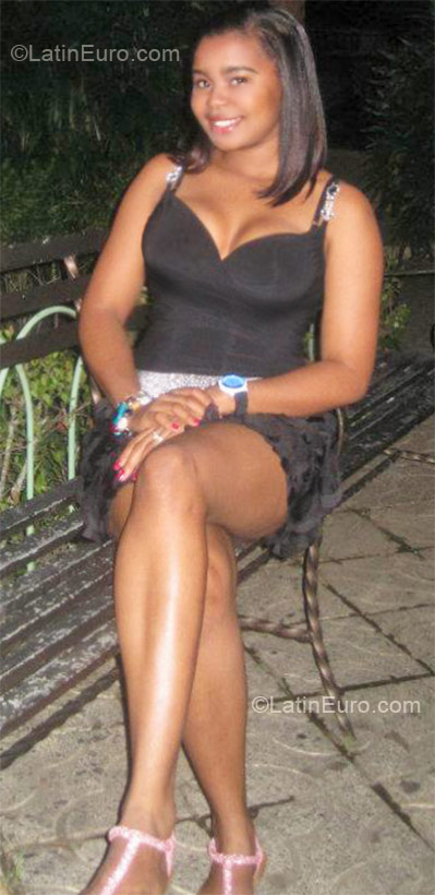 Date this tall Dominican Republic girl Ruth from Santo Domingo DO10074