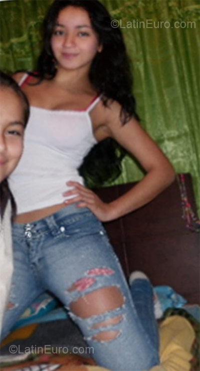 Date this voluptuous Colombia girl Katherine from Bogota CO9672
