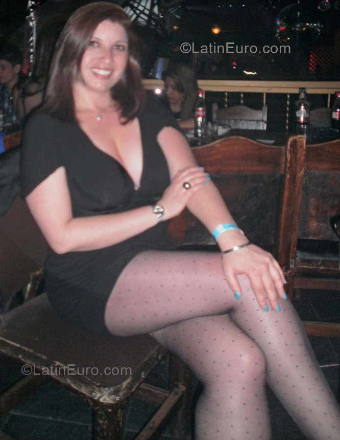 Date this hot Colombia girl Carolina from Bogota CO8948