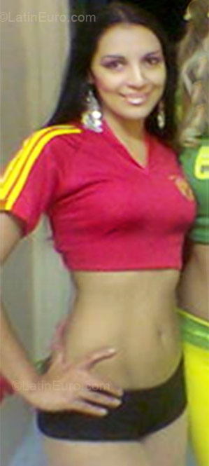 Date this exotic El Salvador girl Nina from San Salvador SV29